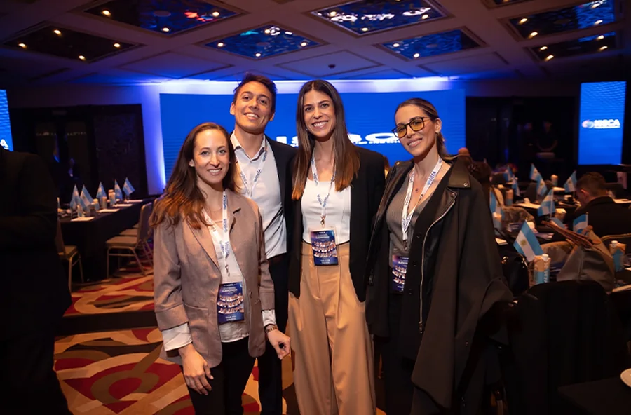 ISSCA members connecting during a congress break