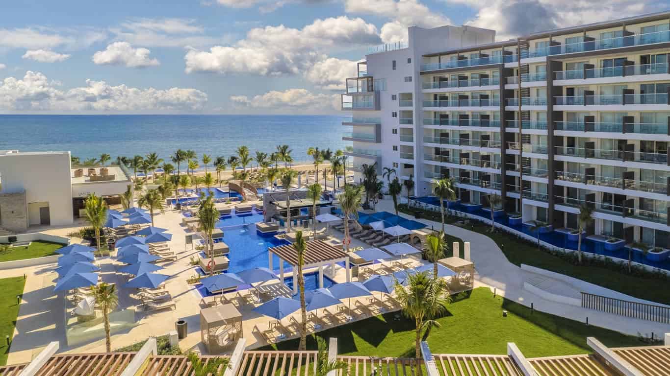 Oceanfront Cancún resort